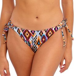 Figi do kostiumów kąpielowych dla kobiet Freya Viva la fiesta. Brązowe figi FREYA ACTIVE, bez wzorów. Za 223.50 zł.