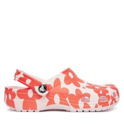 Klapki Crocs. Czerwone klapki damskie Crocs, bez wzorów, bez obcasa, bez zapięcia. Za 259.99 zł.