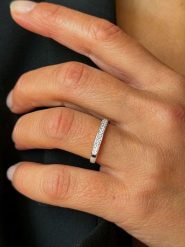 DIA DIAMONDS Srebrny pierścionek z diamentami rozmiar: 56. Szare pierścionki damskie DIA DIAMONDS, z diamentem, srebrne. Za 298.43 zł.