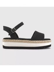 TOMS Sandały w kolorze czarnym na obcasie rozmiar: 39. Czarne sandały damskie TOMS, bez wzorów, z otwartym noskiem, bez obcasa, na koturnie, bez zapięcia. Za 173.99 zł.