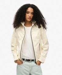 Kurtka z kapturem Trekker od SUPERDRY. Białe kurtki damskie Superdry, s, bez wzorów, z kapturem. Za 368.70 zł.