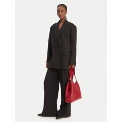 Torebka Coccinelle. Czerwone torebki klasyczne damskie Coccinelle, bez dodatków. Za 1,299.99 zł.