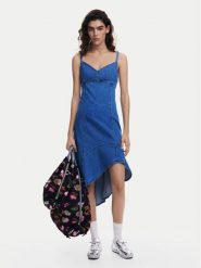 Desigual Sukienka jeansowa Munich 25SWVD07 Niebieski Regular Fit. Niebieskie sukienki damskie Desigual, bez wzorów, z bawełny, bez ramiączek. Za 319.99 zł.
