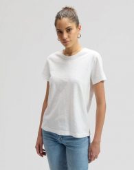 DAMSKA KOSZULKA LEE PERFECT TEE BRIGHT WHITE 112355195. Białe bluzki damskie Lee, s, bez wzorów, bez kołnierzyka, bez ramiączek. Za 69.99 zł.