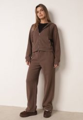 Brązowy Komplet Dresowy z Prążkowanej Dzianiny Szerokie Spodnie i Bluza z Kapturem Sinoh. Brązowe bluzy damskie Born2be, l, bez wzorów, z dresówki, z kapturem. Za 169.99 zł.