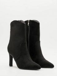 Bellucci Botki w kolorze czarnym rozmiar: 38. Czarne botki damskie Bellucci, eleganckie, bez obcasa, na szpilce, bez zapięcia. Za 130.99 zł.