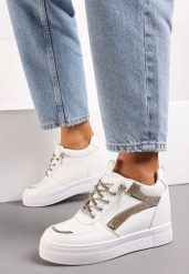 Biało-Złote Sneakersy na Ukrytym Koturnie Ozdobione Cyrkoniami Maatisa. Białe obuwie sportowe damskie Born2be, bez zapięcia. Za 49.99 zł.