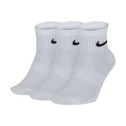 Skarpetki treningowe Nike Everyday Lightweight Ankle 3 pack do kostki. Białe skarpetki damskie Nike, bez wzorów. W wyprzedaży za 59.90 zł.