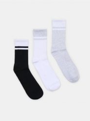 Długie prążkowane skarpety 3 pack - biały. Białe skarpetki damskie Sinsay, bez wzorów, prążkowane. Za 15.99 zł.