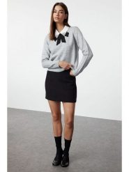 Trendyol Sweter w kolorze szarym rozmiar: L. Szare swetry klasyczne damskie Trendyol, l, bez kołnierzyka. Za 108.74 zł.