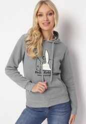 Szara Bluza Dzianinowa z Kapturem i Nadrukiem Jubida. Szare bluzy damskie Born2be, l, z aplikacjami, z dzianiny, z kapturem. Za 84.99 zł.