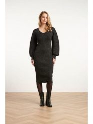 Smashed Lemon Sukienka dzianinowa w kolorze czarnym rozmiar: L. Czarne sukienki damskie Smashed Lemon, bez wzorów, z dzianiny, bez ramiączek. Za 159.21 zł.