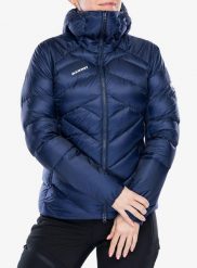 Kurtka puchowa damska Mammut Taiss IN Hooded Jacket. Niebieskie kurtki damskie Mammut, l, bez wzorów, z materiału, bez kaptura. Za 1,824.65 zł.