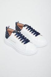 Sneakersy skórzane damskie Wembley Woman ALEXANDER SMITH. Obuwie sportowe damskie Alexander Smith, bez zapięcia. W wyprzedaży za 797.30 zł.