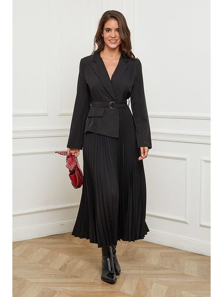 L'armoire de Suzette Sukienka w kolorze czarnym rozmiar: 38/40. Czarne sukienki damskie L'armoire de Suzette, bez wzorów, z tkaniny, klasyczne, bez ramiączek. Za 194.45 zł.