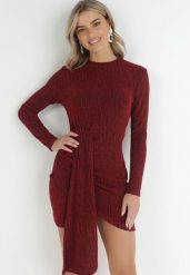 Bordowa Dopasowana Sukienka z Szerokim Pasem i Metaliczną Nicią Zelko. Czerwone sukienki damskie Born2be, z aplikacjami, z materiału, eleganckie, bez ramiączek. W wyprzedaży za 84.99 zł.