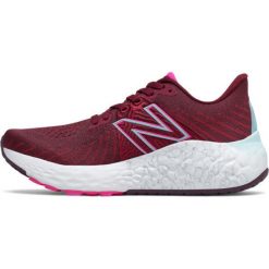 Buty damskie New Balance fresh foam x vongo v5. Czerwone obuwie sportowe damskie New Balance, bez zapięcia, do biegania. W wyprzedaży za 670.55 zł.