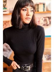 Olalook Sweter w kolorze czarnym rozmiar: onesize. Czarne swetry klasyczne damskie Olalook, z bawełny, bez kołnierzyka. Za 43.37 zł.