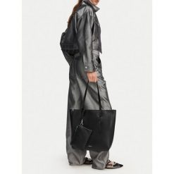 Torebka JENNY. Czarne shopper bag Jenny, bez dodatków. Za 149.99 zł.