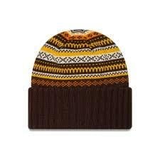 Czapka zimowa damska New Era Rail Isle Cuff Knit Beanie. Brązowe czapki damskie New Era, na zimę, bez wzorów. Za 129.99 zł.
