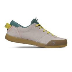 Damskie buty turystyczne Black Diamond Prime. Czerwone obuwie trekkingowe damskie Black Diamond, z zamszu, bez zapięcia. Za 549.00 zł.