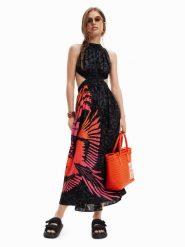 Desigual Sukienka letnia 23SWMW13 Czarny Regular Fit. Czarne sukienki damskie Desigual, bez wzorów, z wiskozy, bez ramiączek. Za 599.99 zł.