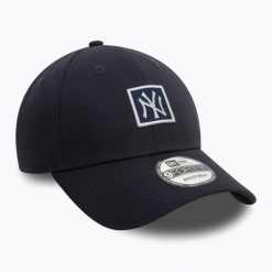 Czapka z daszkiem New Era Metallic Patch 9FORTY New York Yankees. Niebieskie czapki z daszkiem damskie New Era, bez wzorów. Za 119.99 zł.