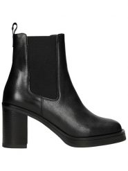 Wojas Skórzane botki w kolorze czarnym rozmiar: 41. Czarne botki damskie Wojas, eleganckie, bez obcasa, bez zapięcia. Za 380.34 zł.