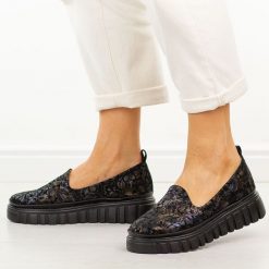 Czarne multi skórzane półbuty damskie Filippo Dp7703/26. Czarne półbuty damskie Filippo, na jesień, bez wzorów, z jeansu, z okrągłym noskiem, bez obcasa, na platformie, bez zapięcia. Za 229.00 zł.