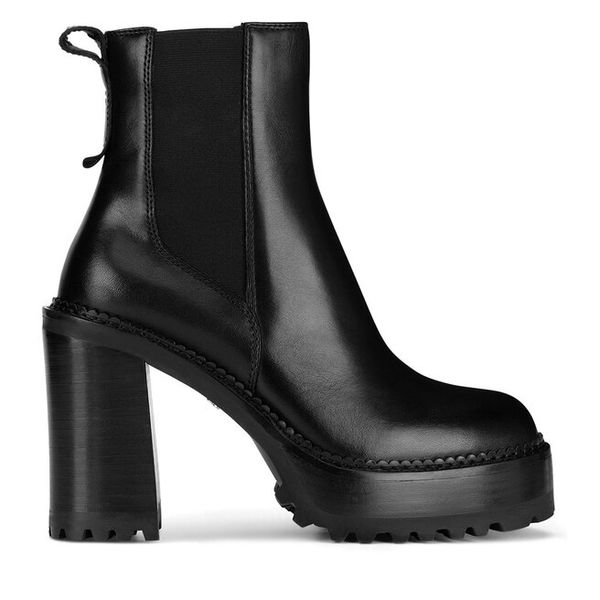 Botki GINO ROSSI. Czarne botki damskie Gino Rossi, bez obcasa, na słupku, bez zapięcia. Za 469.99 zł.