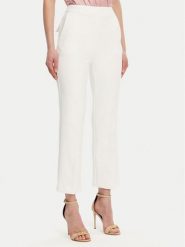 Elisabetta Franchi Spodnie materiałowe PA-089-51E2-V290 Biały Regular Fit. Białe spodnie materiałowe damskie Elisabetta Franchi, bez wzorów, z materiału. Za 659.99 zł.