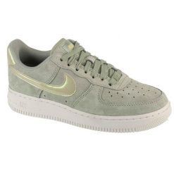 Buty sportowe Sneakersy damskie, W Air Force 1 07 SE. Zielone obuwie sportowe casual damskie Nike, trekkingowe. Za 499.99 zł.