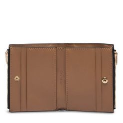 Portfel Calvin Klein. Czarne portfele damskie Calvin Klein, bez wzorów. Za 289.99 zł.
