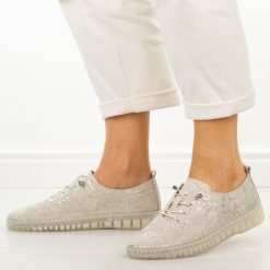 Złote skórzane półbuty damskie Filippo Dp7810/26. Żółte półbuty damskie Filippo, na lato, bez wzorów, z jeansu, z okrągłym noskiem, bez obcasa, na płaskiej podeszwie, bez zapięcia. W wyprzedaży za 192.72 zł.