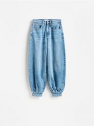 Jeansy balloon - niebieski. Niebieskie jeansy damskie Reserved. Za 139.99 zł.