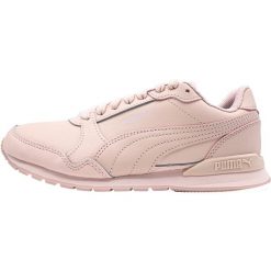 Buty sportowe damskie Puma ST Runner V3 L. Czerwone obuwie sportowe casual damskie Puma, z gumy, trekkingowe. Za 199.99 zł.