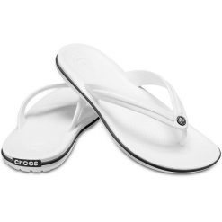 Japonki damskie Crocs Crocband Flip. Białe klapki damskie Crocs, bez wzorów, bez obcasa, bez zapięcia. W wyprzedaży za 149.00 zł.