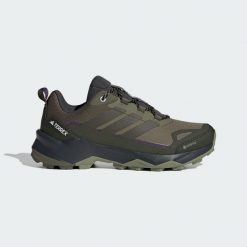 Buty Terrex Skychaser AX5 GORE-TEX Hiking. Brązowe obuwie trekkingowe damskie Adidas, z gore-texu, bez zapięcia. Za 529.00 zł.