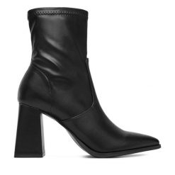 Botki DeeZee. Czarne botki damskie DeeZee, bez obcasa, na słupku, bez zapięcia. Za 199.99 zł.