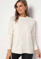 Jasnobeżowy Sweter z Dodatkiem Modalu i Wiskozy z Perłami i Cekinami na Ramionach Ivenise. Brązowe swetry klasyczne damskie Born2be, na zimę, z wiskozy, bez kołnierzyka. Za 109.99 zł.