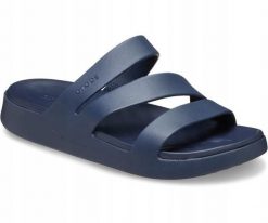 Klapki Dla Dorosłych Crocs Getaway Strappy. Niebieskie klapki damskie Crocs, bez wzorów, z materiału, bez obcasa, bez zapięcia. Za 199.99 zł.
