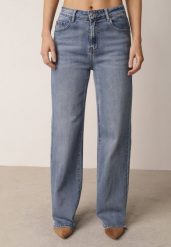 Niebieskie Bawełniane Jeansy z Wysokim Stanem i Szerokimi Nogawkami Marydia. Niebieskie jeansy damskie Born2be, z podwyższonym stanem, plus size. Za 109.99 zł.