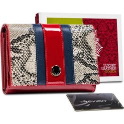 Portfel skórzany Peterson bordowy PTN ST-445. Czerwone portfele damskie Peterson, z aplikacjami, ze skóry. Za 127.99 zł.