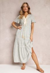 Jasnoniebieska Sukienka Boho z Chwostami i Ażurowymi Zdobieniami Poniti. Niebieskie sukienki damskie Renee, z aplikacjami, boho, bez ramiączek. W wyprzedaży za 91.99 zł.
