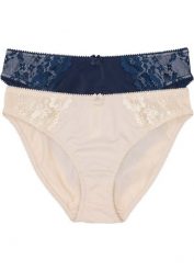 Figi z delikatną koronką (2 pary). Czerwone figi bonprix, z aplikacjami, z koronki. Za 64.99 zł.
