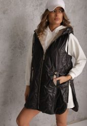 Czarna Długa Pikowana Kamizelka z Kapturem i Ozdobną Naszywką Mentape. Czarne kamizelki damskie Renee, l, z aplikacjami, z kapturem. Za 139.99 zł.