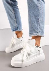 Białe Sneakersy na Grubej Podeszwie z Ozdobnymi Sznurówkami Edidda. Białe obuwie sportowe damskie Born2be, z jeansu, bez zapięcia. Za 64.99 zł.