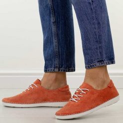 Pomarańczowe ażurowe skórzane półbuty damskie S.Barski 7080. Brązowe półbuty damskie S.BARSKI, na jesień, w ażurowe wzory, z jeansu, bez obcasa, na płaskiej podeszwie, bez zapięcia. Za 249.00 zł.