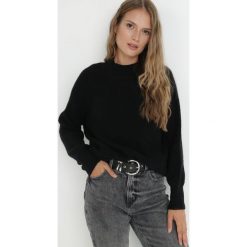 Czarny Golf Hynephise. Czarne golfy damskie Born2be, m, bez wzorów, z dzianiny, bez ramiączek. Za 139.99 zł.