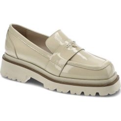 Beżowe Półbuty Chebello Eleganckie Mokasyny Damskie. Brązowe mokasyny damskie CheBello, na wiosnę, ze skóry, bez obcasa. Za 299.00 zł.